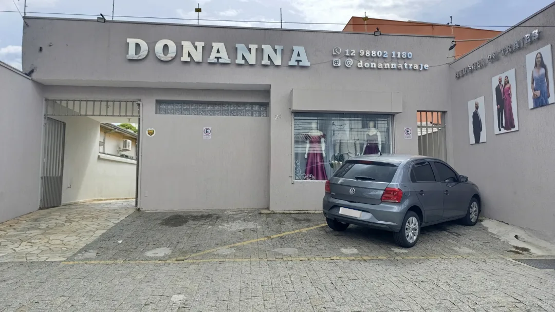 Donanna Aluguel Traje Festa — Outros em São José dos Campos