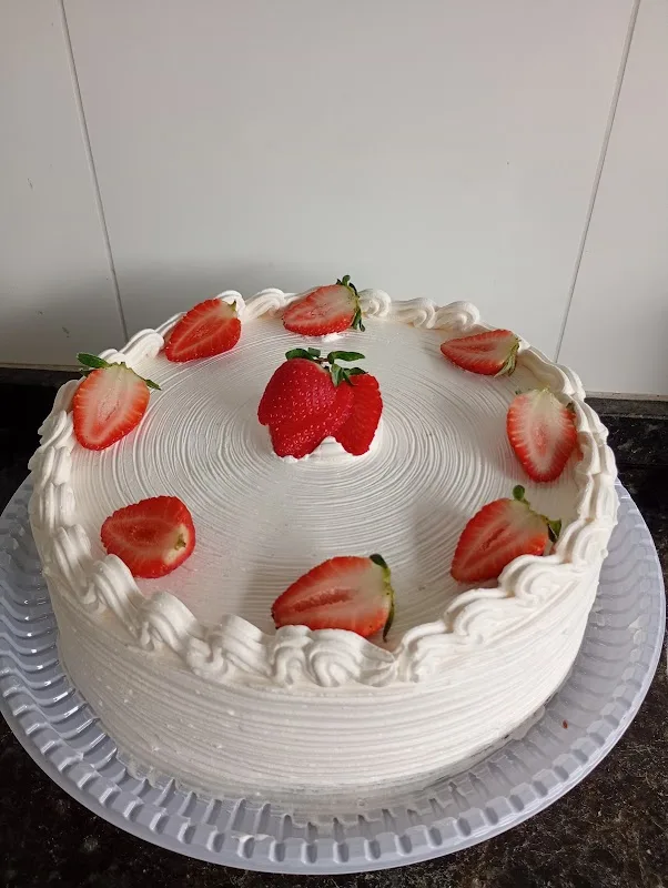 Bolos de festa ,bolos caseiros,sobremesas, em Taubaté Doçuras da Hi — Bolos e Doces em Taubaté