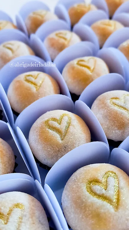 A Brigadeiria da Bia- Brigadeiros para festas — Bolos e Doces em Jacareí