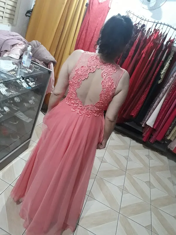 Elegancia Vestidos para Festas — Outros em Pindamonhangaba