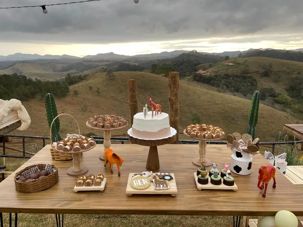 Açucarinho Doces — Bolos e Doces em Guaratinguetá