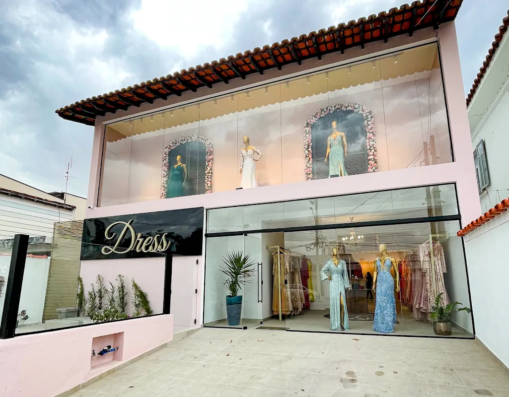 Dress - Aluguel de Vestido de Noiva e Festa em Guaratinguetá — Outros em Guaratinguetá