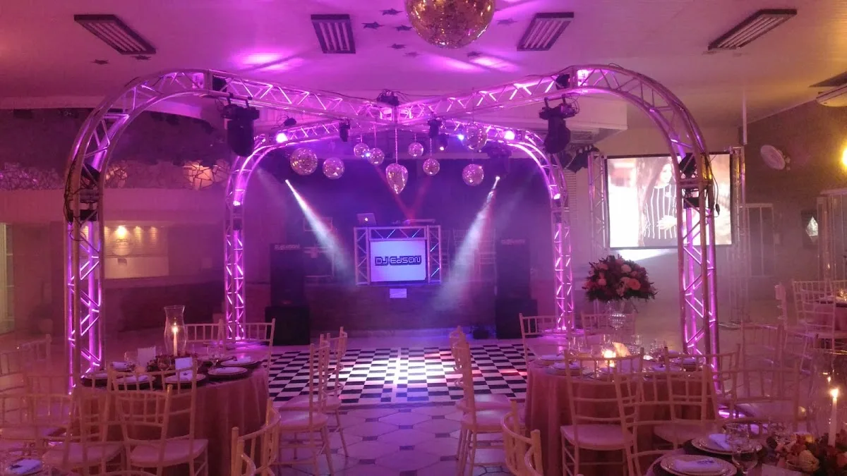 DJ Edson- Festas & Eventos — Música / DJ / Som em Guaratinguetá