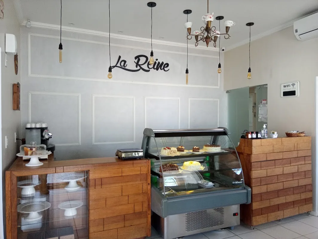 La Reine - Bolos e Cafés — Bolos e Doces em Cruzeiro