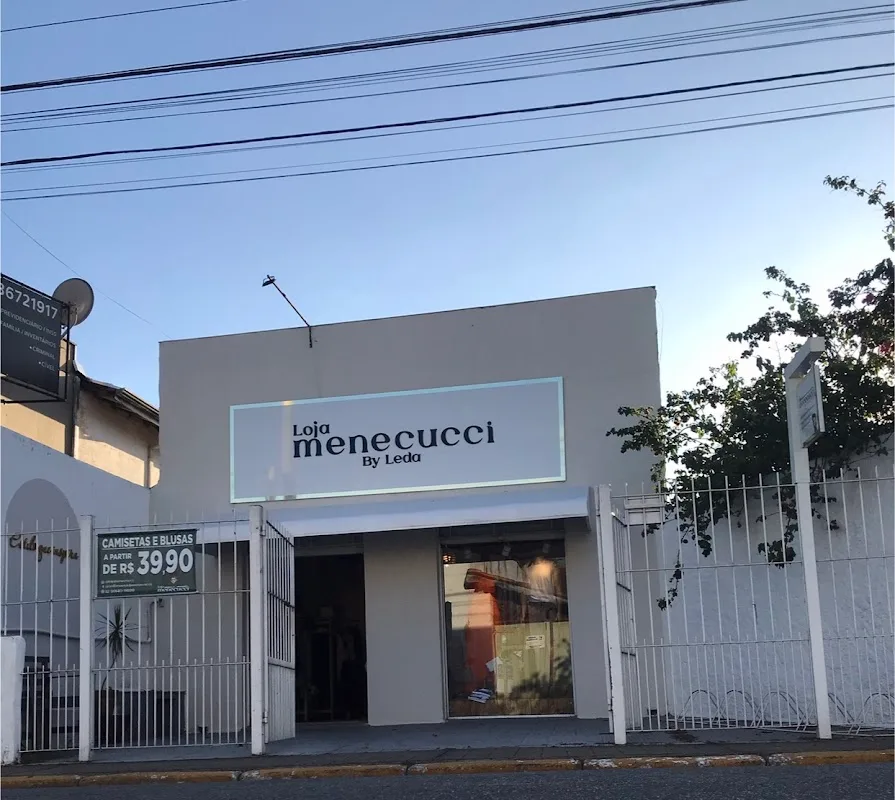 Loja Menecucci — Outros em Tremembé