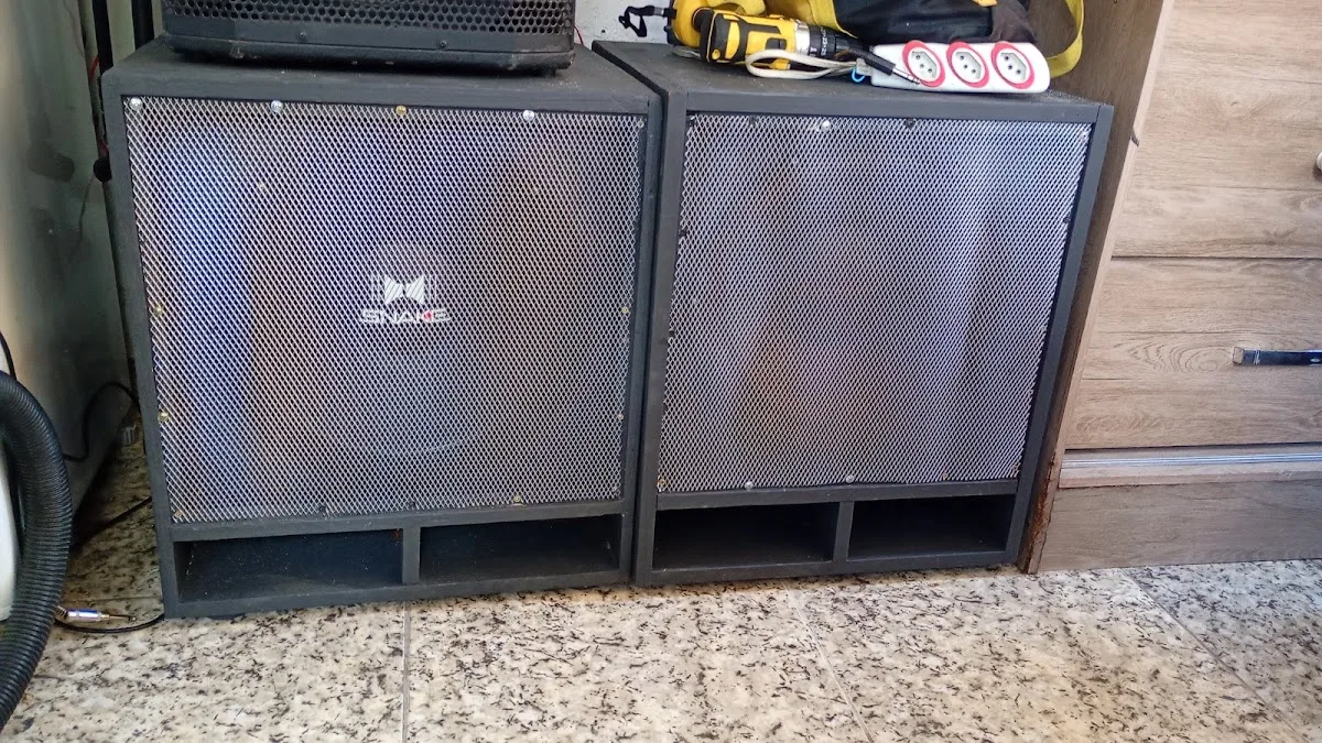 DJ Emerson, aluguel Som para festas, Banda, Casamento, Professor de Teclado. — Música / DJ / Som em Tremembé