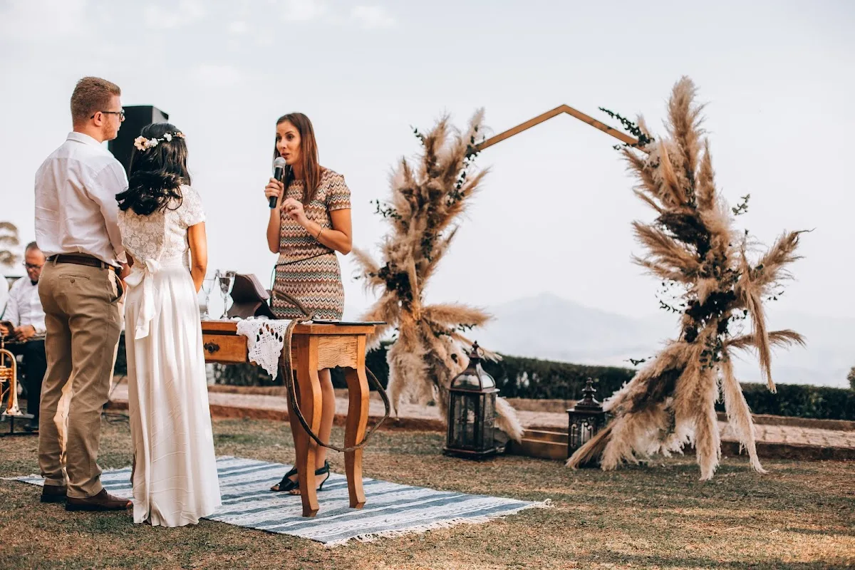 Renata Abrantes Assessoria de Eventos e Cerimonialista de Casamento — Buffet / Catering em Campos do Jordão