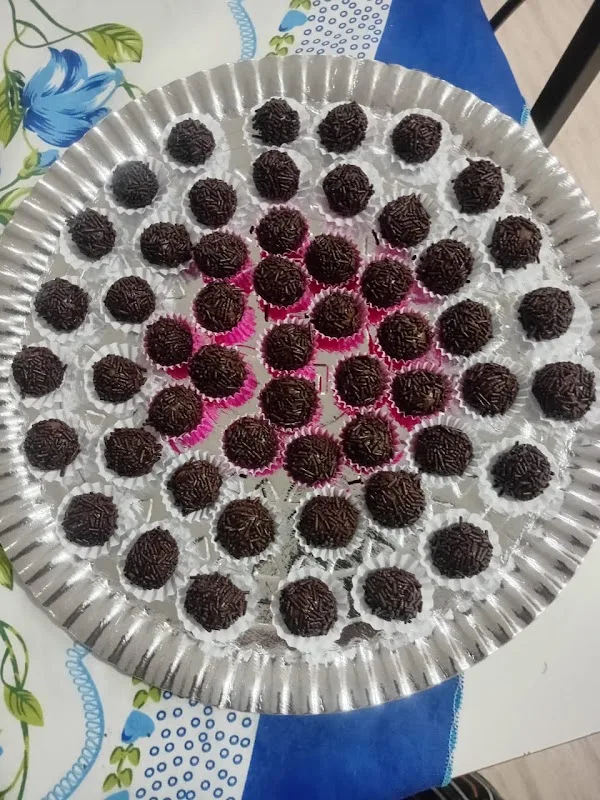 COMIDA CASEIRA SABOR DA JO ( BOLOS DE FESTAS , SALGADOS , DOCES) — Salgados em Campos do Jordão