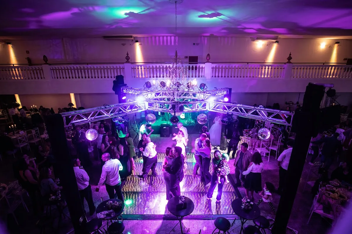 Velloso Produções e Eventos Ltda — Música / DJ / Som em Taubaté